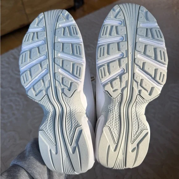 WOMEN'S NIKE AIR MAX PORTAL SNEAKERS - Picture 3 of 3